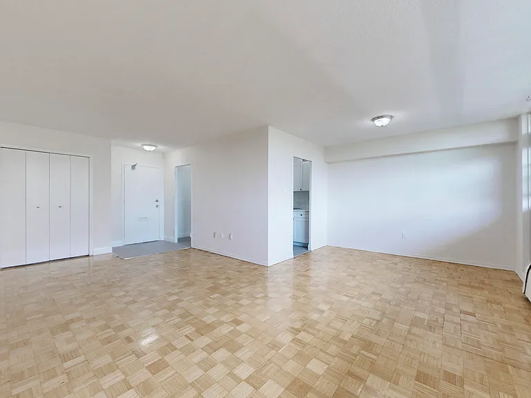 601 Finch Ave W — Photo 5