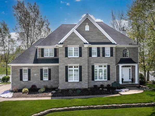 8760 Fairbrook Ct, East Amherst, NY 14051