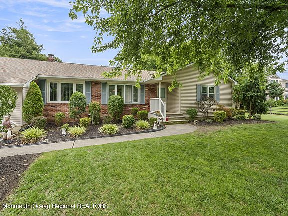 3rd image of 849 Bay Avenue
