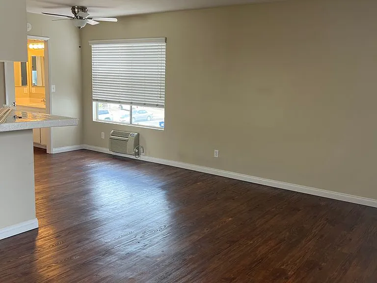 4775 Wilson Ave — Photo 10