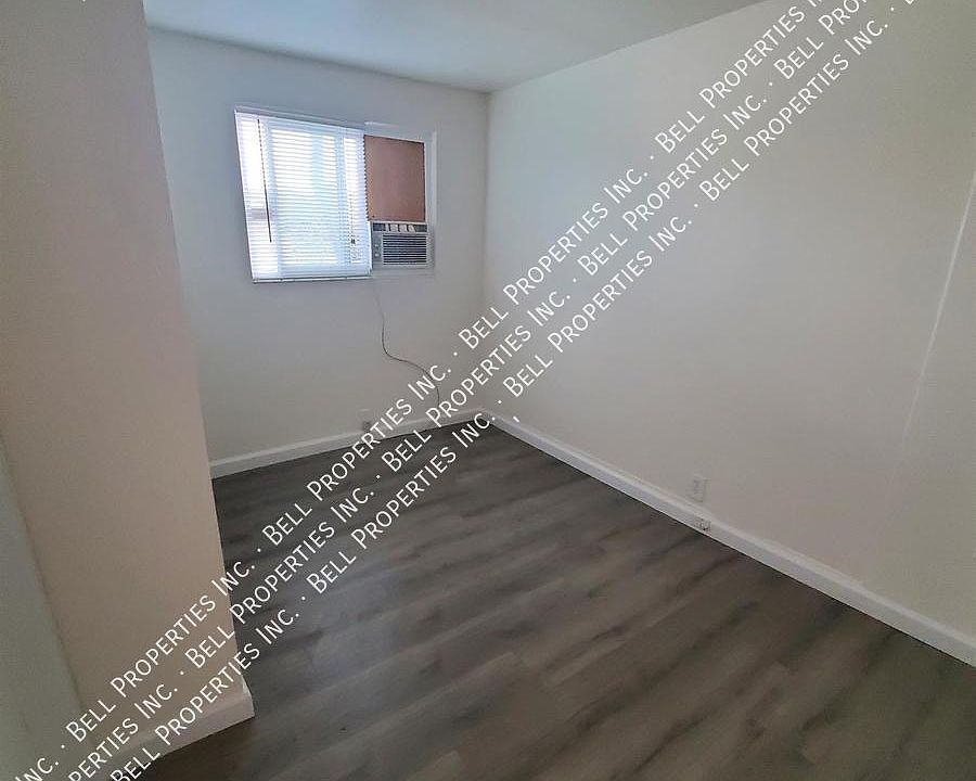 1st image of 3821 E 5th St