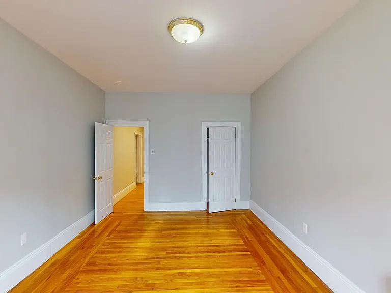 648 E 7th St #1 — Photo 9