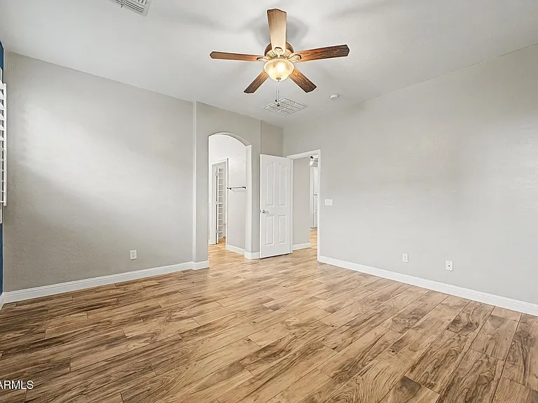 7103 W Lone Tree Trl — Photo 3