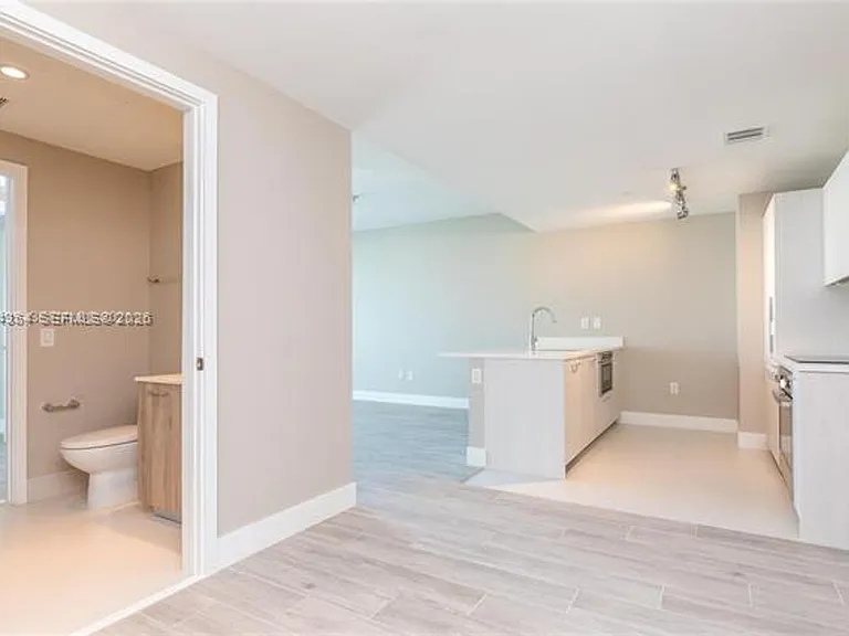 501 NE 31st St #3910 — Photo 12