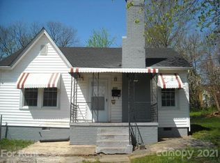 922 S Center St, Hickory, NC 28602