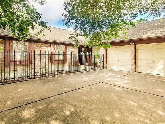 3rd image of 8806 Heathton Dr
