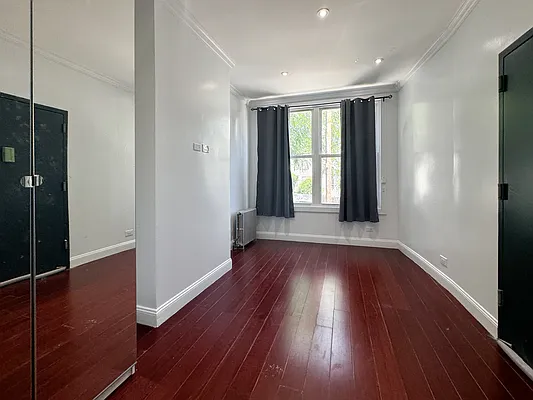 Rented by Isaac Silberstein, LREB | media 2