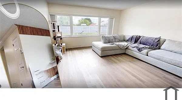 5 bed, $2,100 — Photo 3