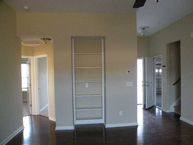 308 Lynden Ln — Photo 10