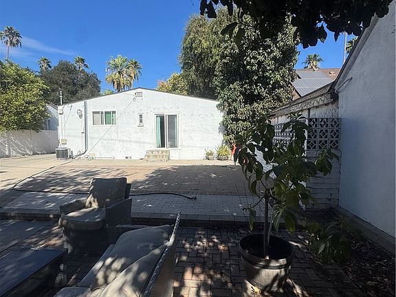4th image of 3280 Genevieve St