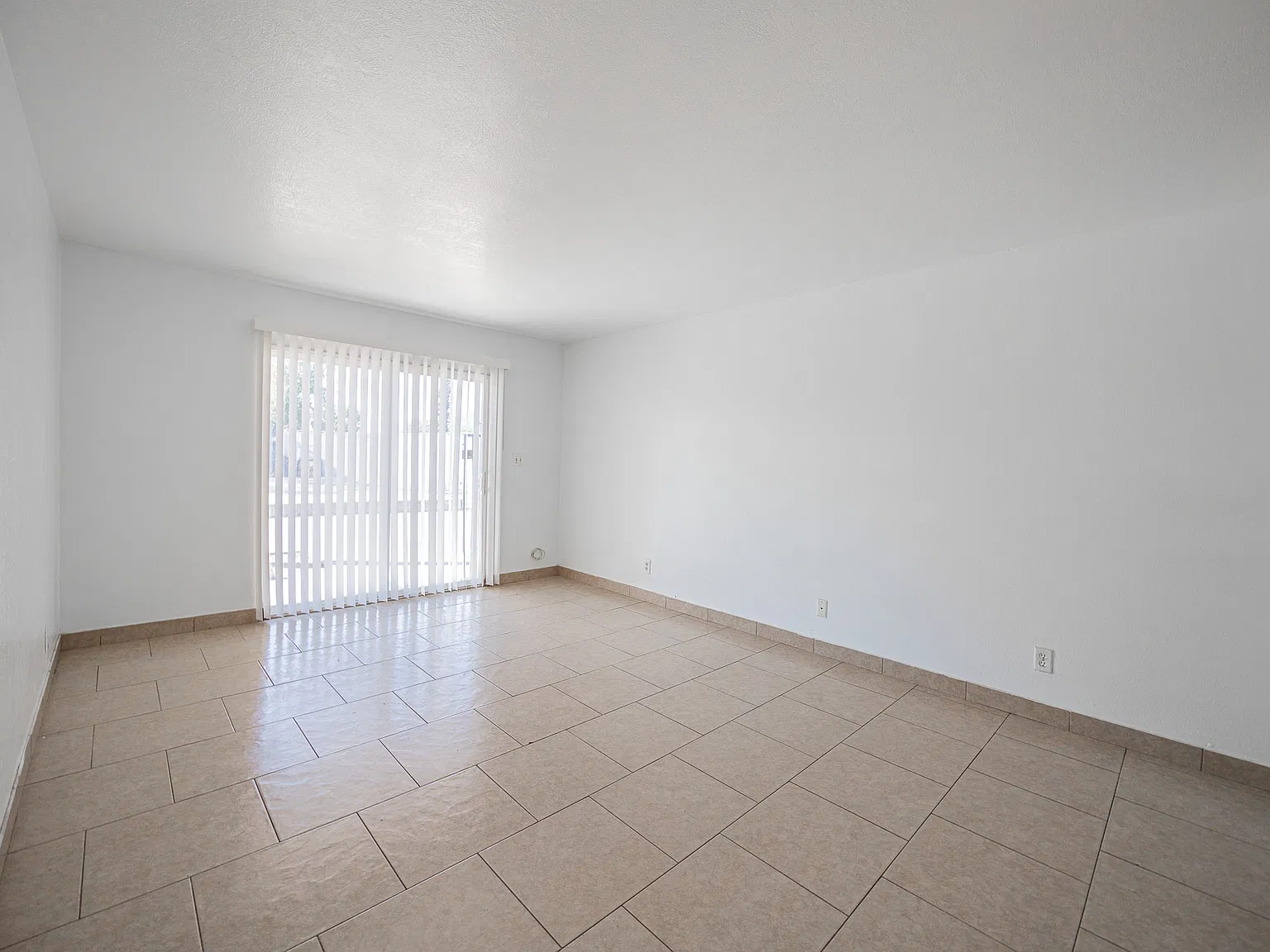 2 bed, 1.0 bath, 800 sqft, $1,495 — Photo 4