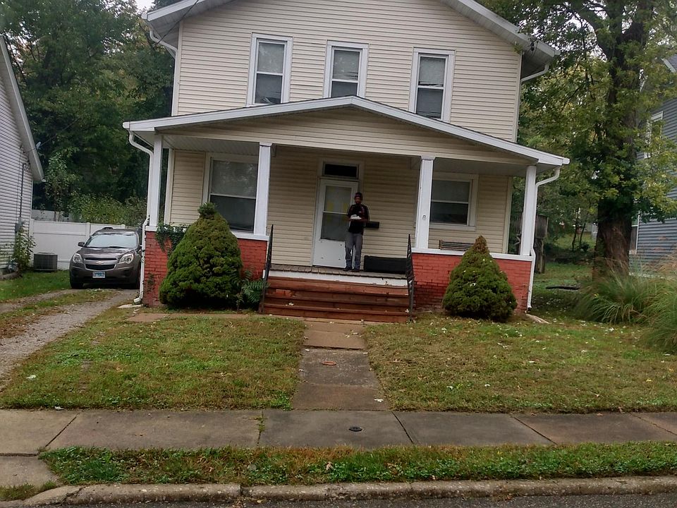 2nd image of 9 E Abner Pl