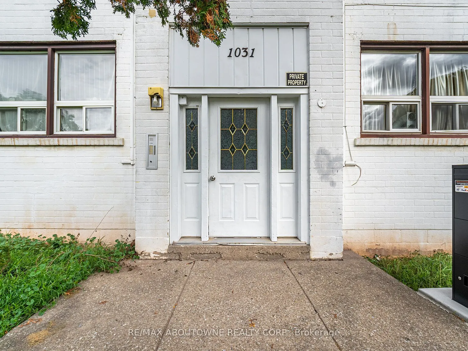 2 bed, $2,050 — Photo 2