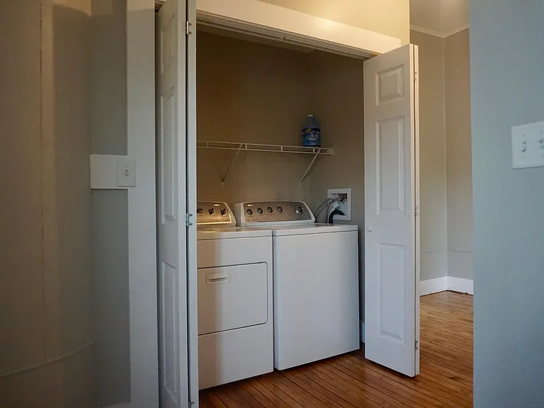 678A Maplewood Ave — Photo 19