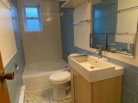 5th image of 415 Wisconsin Ave APT 301