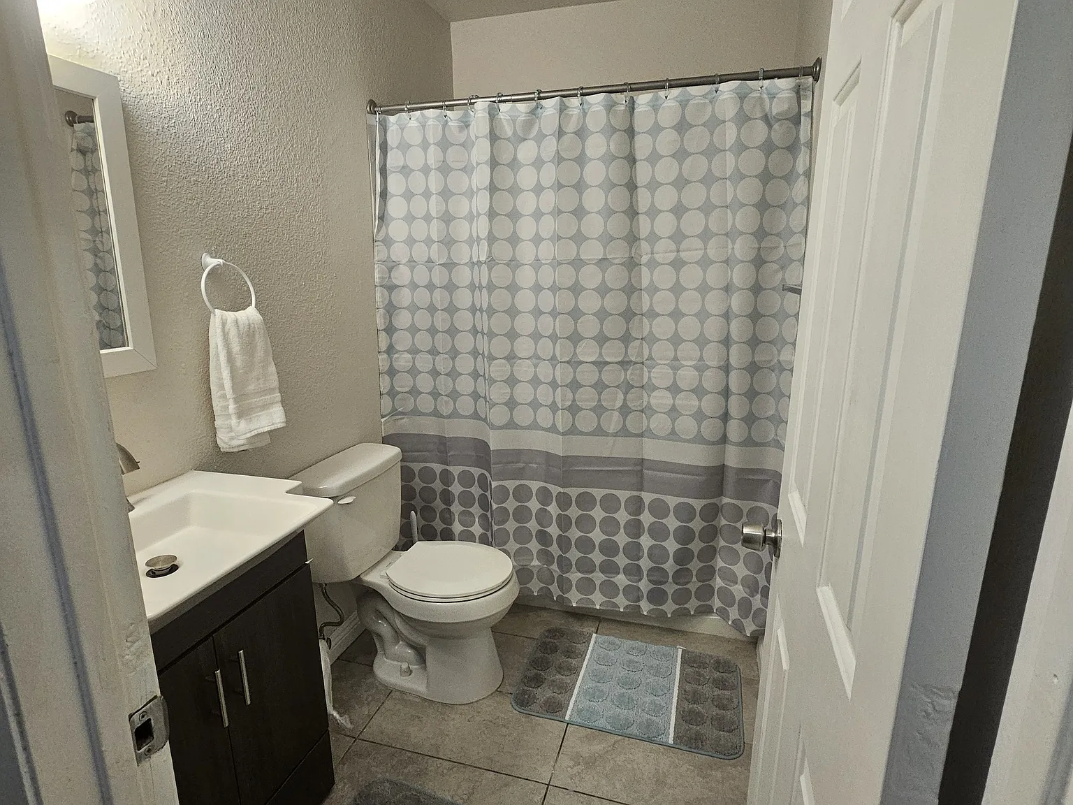 2 bed, $2,000 — Photo 3
