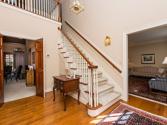 4th image of 103 Wineleaf Ln