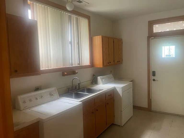 8742 S Harper Ave #1 — Photo 21