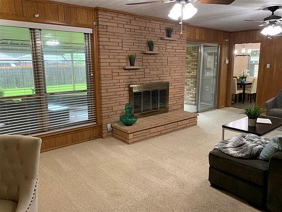 4th image of 1233 Phoebe Ln
