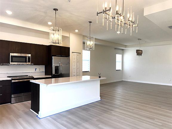 4th image of 10455 NW 82nd St Unit 35