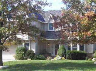 1525 Woodridge Dr, Wichita, KS 67206