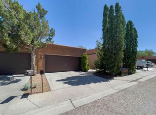 15 Village Pl, White Rock, NM 87547
