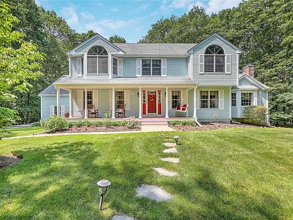 3rd image of 25 Greenwood Ln