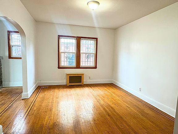 5th image of 62-63 Ellwell Cres Floor 1