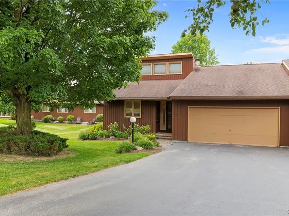 202 Weatheridge Dr, Camillus, NY 13031