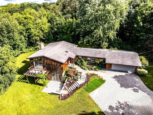 5252 Peck Hill Rd, Jamesville, NY 13078