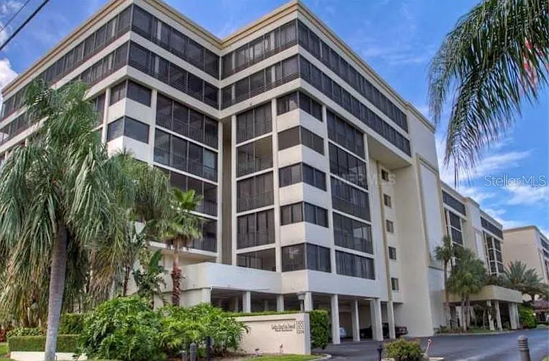 2 bed, 2.0 bath, 1494 sqft, $4,500 — Photo 2