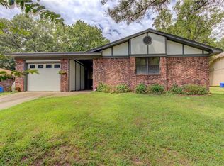 220 Country Lane Dr, Alma, AR 72921