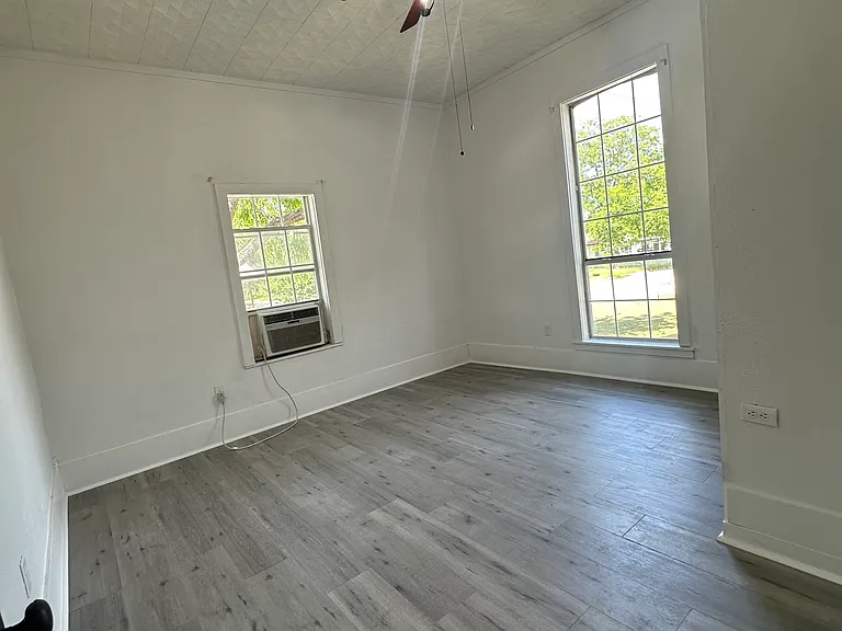 501 S Connellee Ave — Photo 4