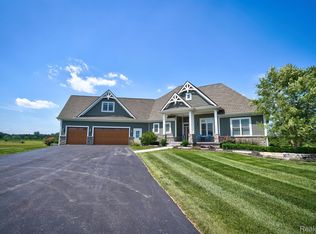 7303 Perry Rd, Grand Blanc, MI 48439