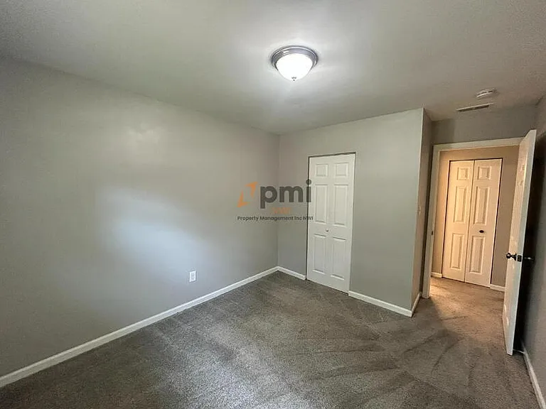5929 Jefferson St — Photo 8