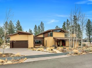 19001 NW Squirreltail Loop, Bend, OR 97703