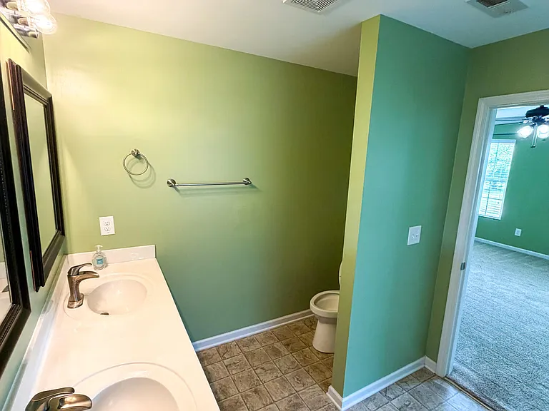 521 Shelmore Ln — Photo 6