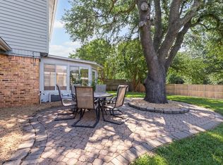 1013 Mockingbird Dr, Grapevine, TX 76051