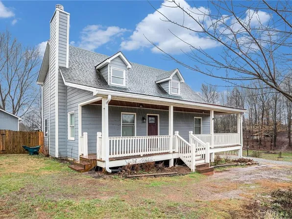 401 Mary Davidson Dr, Cleveland, GA 30528