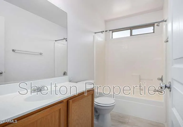 17229 W Caribbean Ln — Photo 13