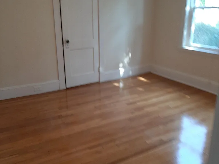 33 Edgeworth Rd — Photo 10