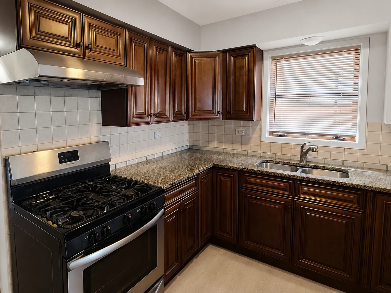 3 bed, 1450 sqft, $2,300 — Photo 3
