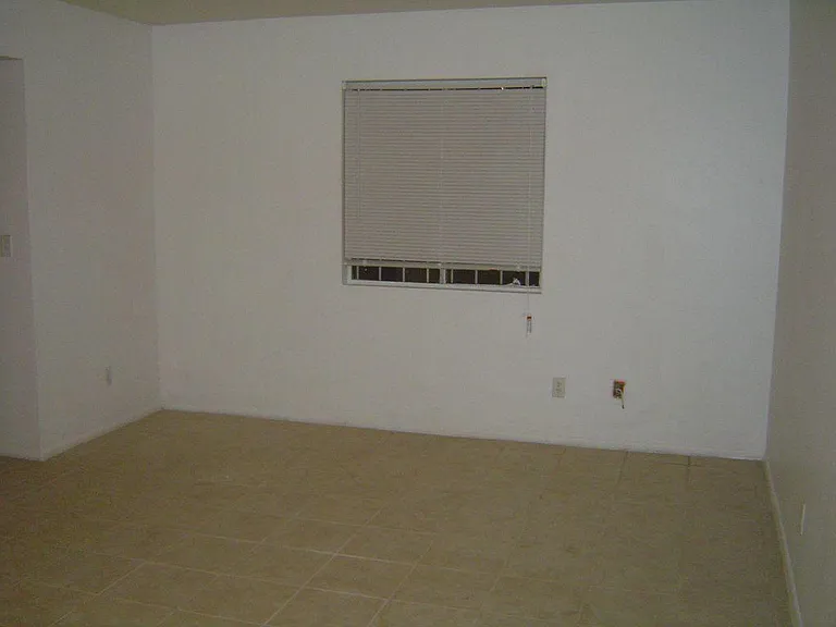 2847 N 46th Ave #20 — Photo 4