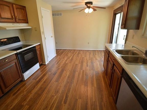 3rd image of 20 Pueblo Ct