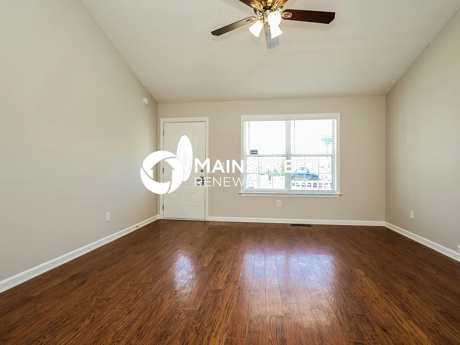 808 Albin Ct — Photo 3