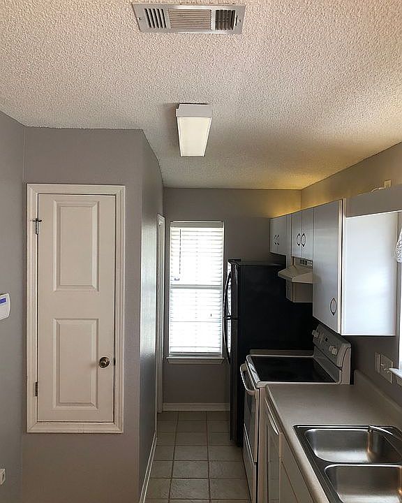 1st image of 2464 Spyglass Cir