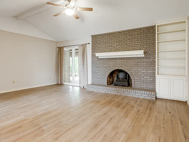 1308 Grinnell Dr — Photo 4