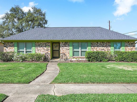 2nd image of 3002 Village Ln