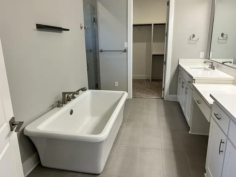 6426 Clayton Ct — Photo 13