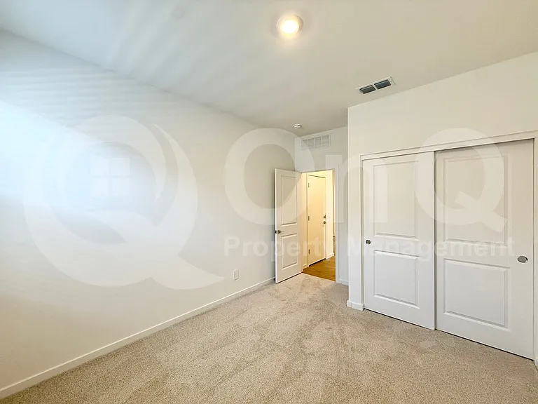 33110 N Noir Dr — Photo 16